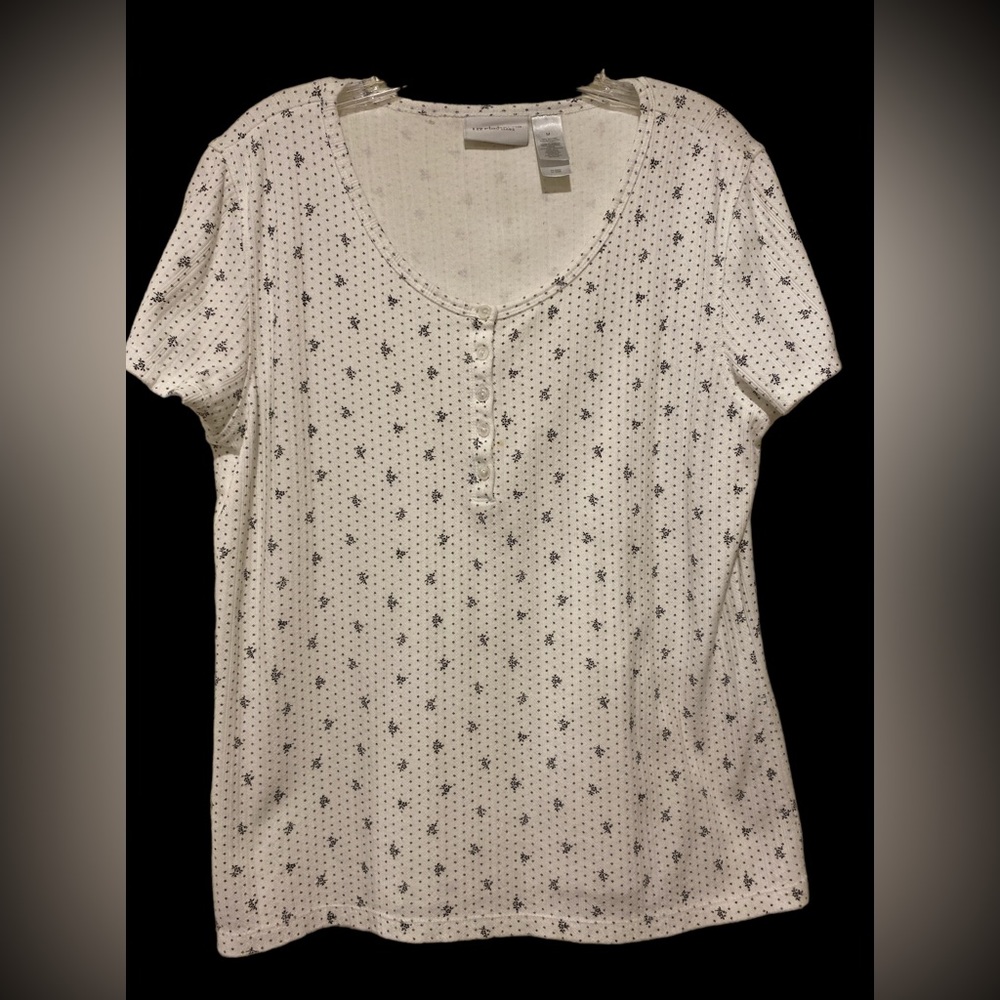 Liz Claiborne tee